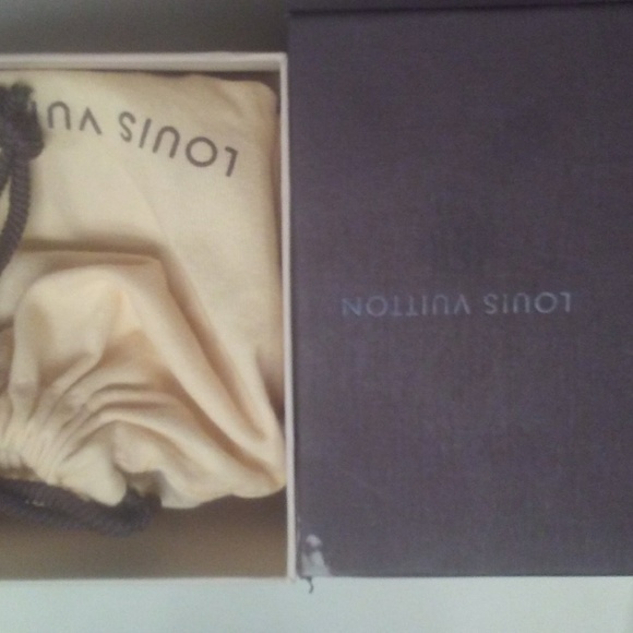 Louis Vuitton Belt - Picture 2 of 8